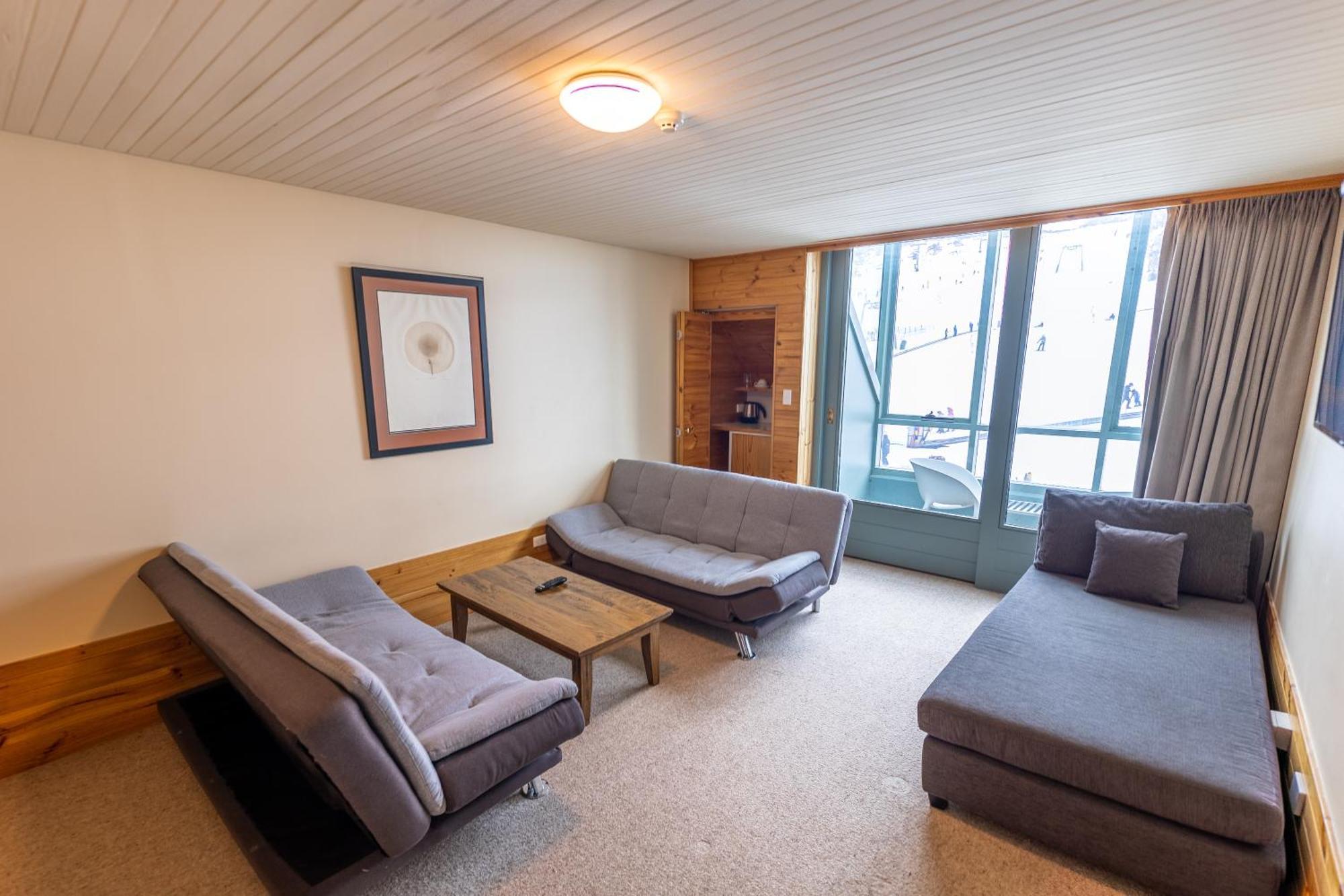 The Perisher Valley Hotel Экстерьер фото