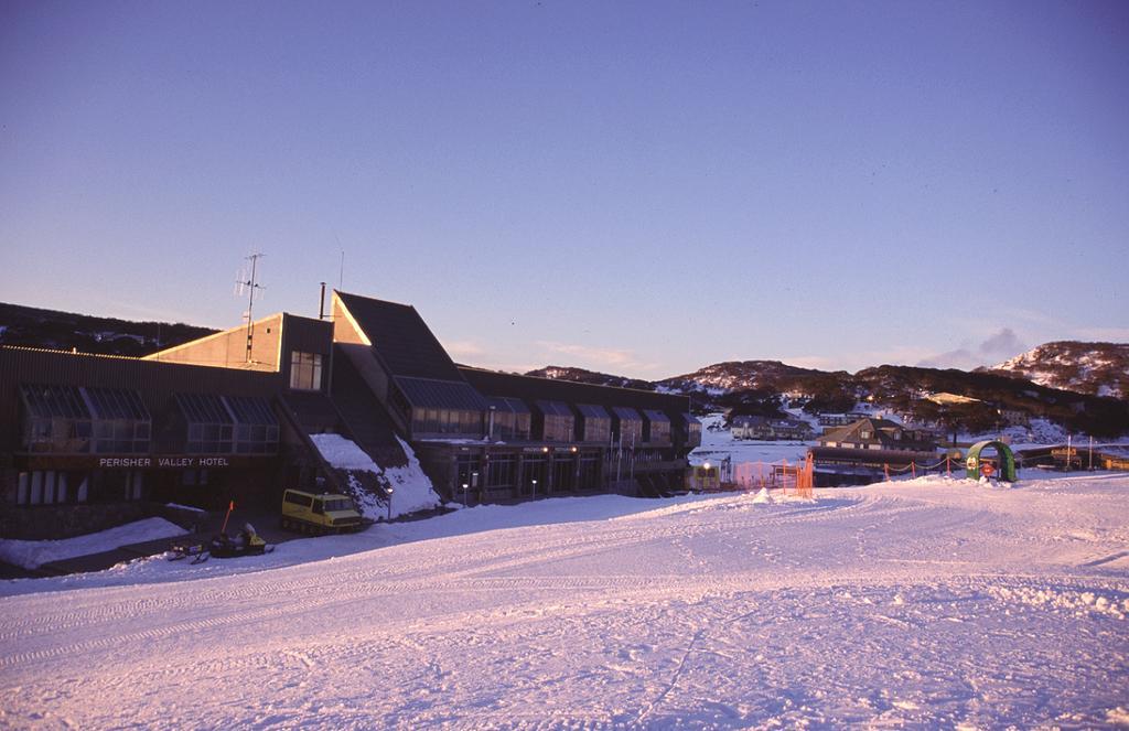 The Perisher Valley Hotel Экстерьер фото