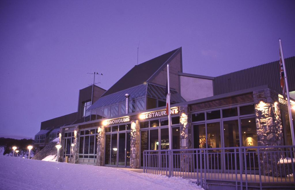 The Perisher Valley Hotel Экстерьер фото