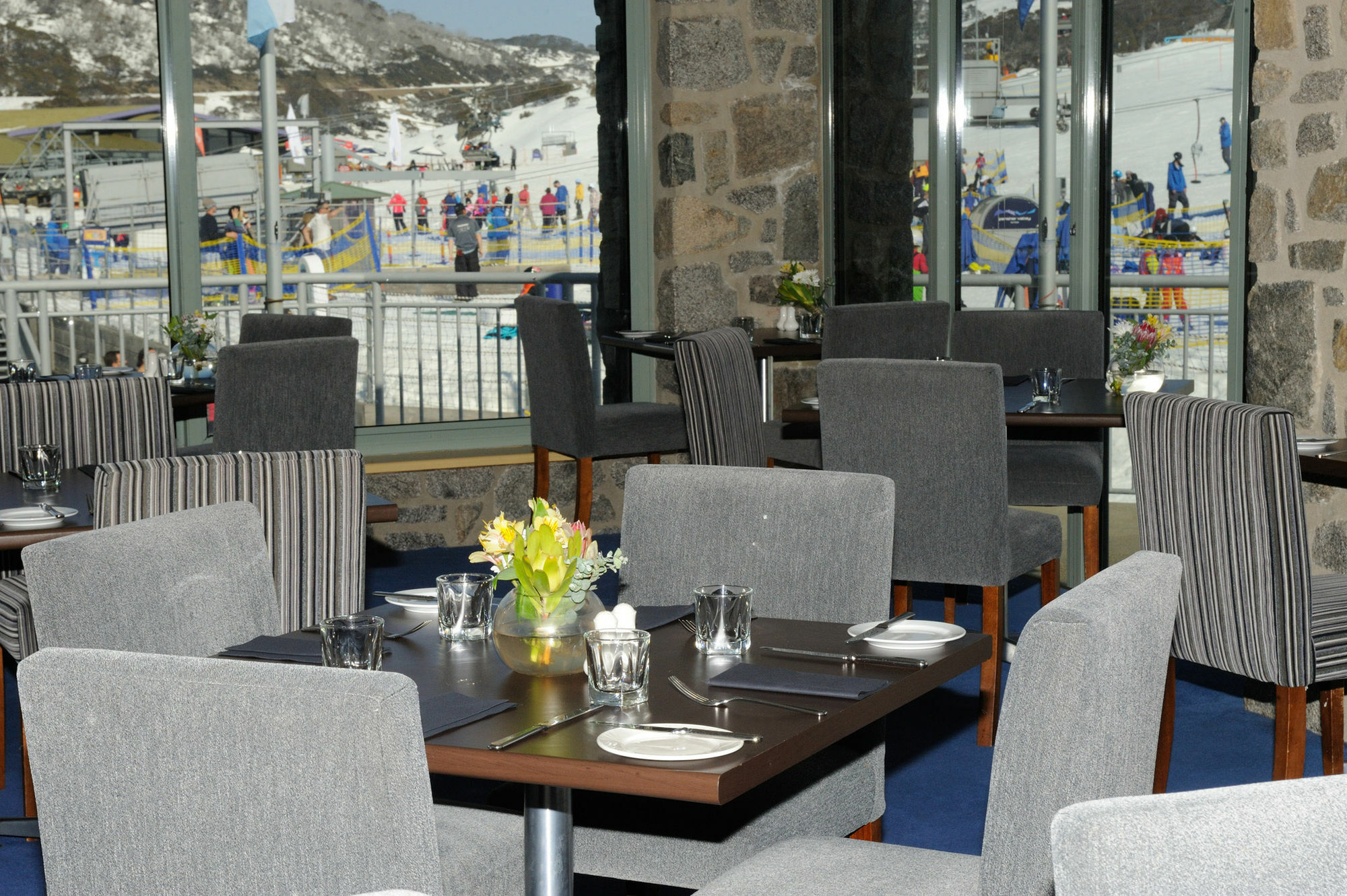 The Perisher Valley Hotel Экстерьер фото