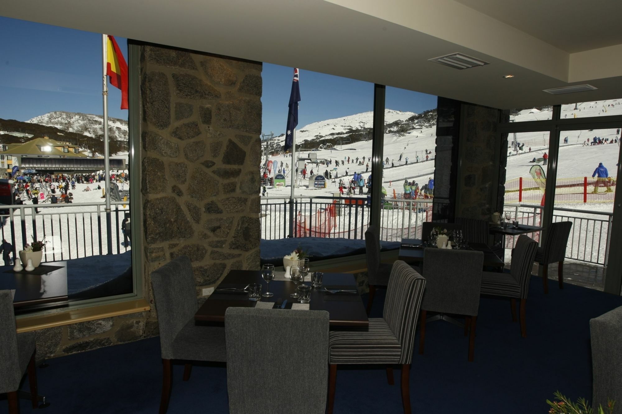 The Perisher Valley Hotel Экстерьер фото