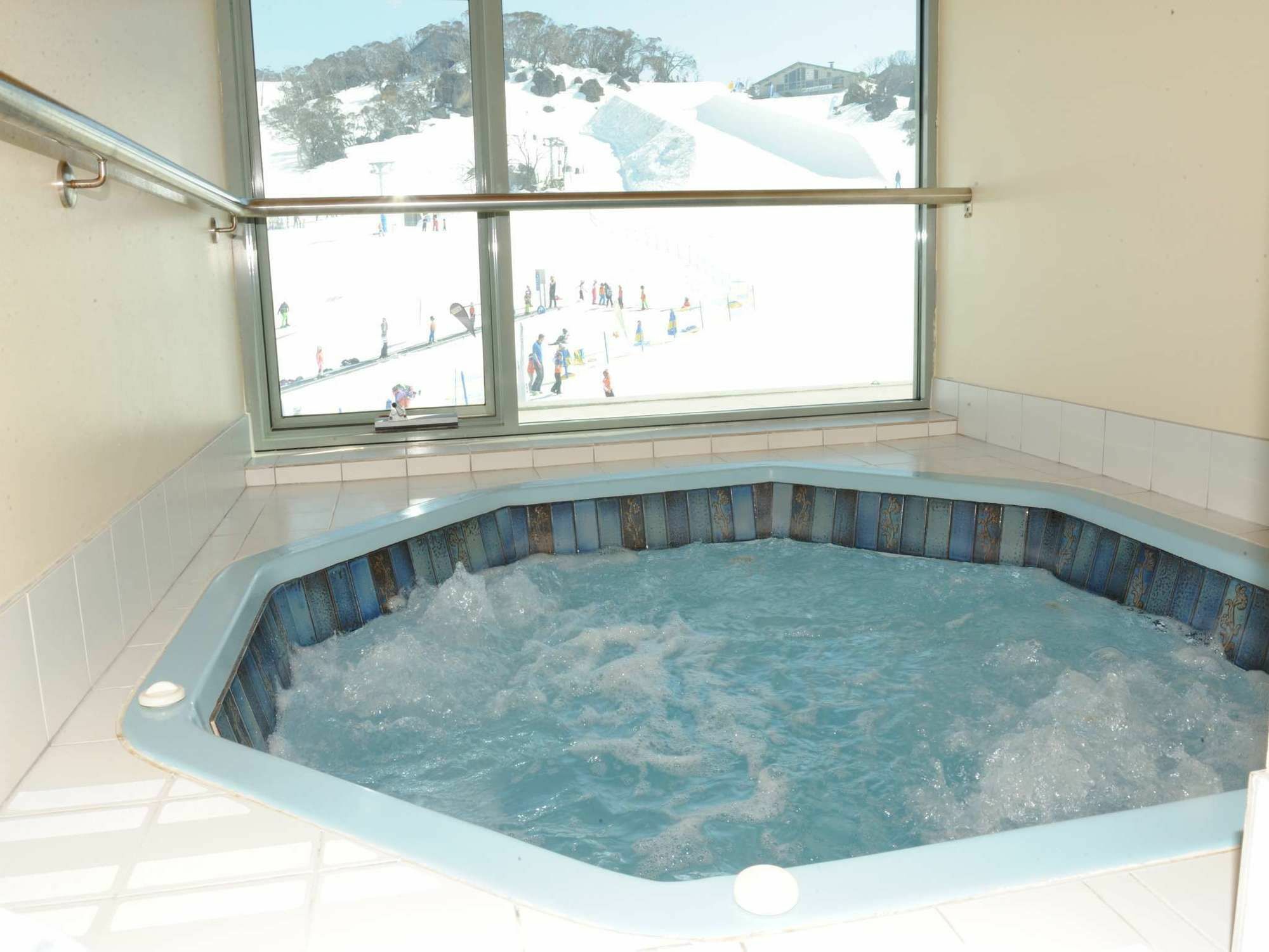 The Perisher Valley Hotel Экстерьер фото